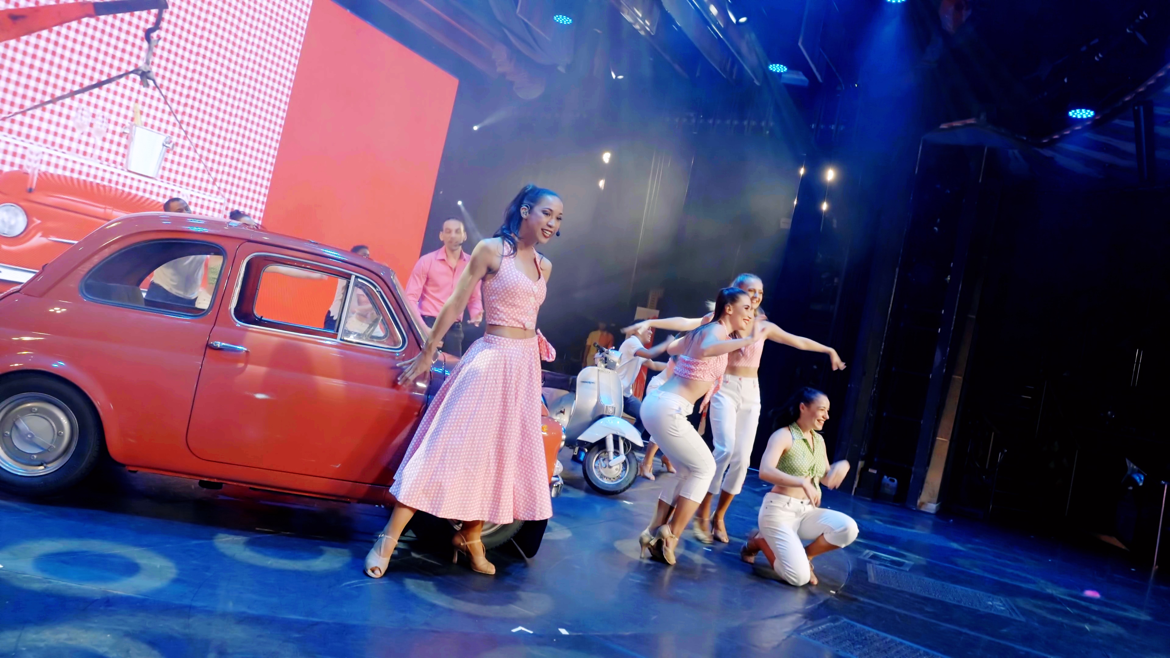 爱达·地中海号 《风情地中海》歌舞秀.jpg 爱达·地中海号 《风情地中海》歌舞秀.jpg